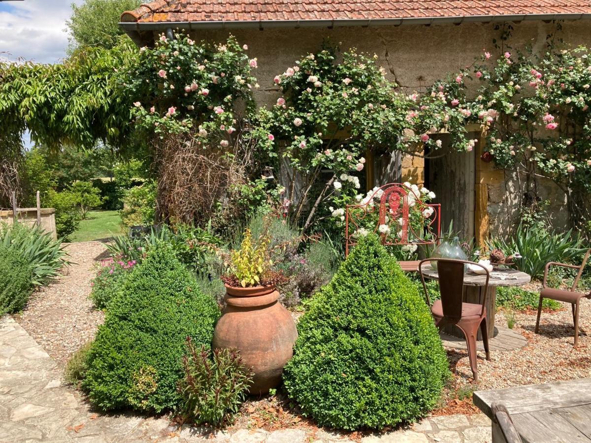 Les Jardins Des Soussilanges Acomodação com café da manhã Céron Exterior foto